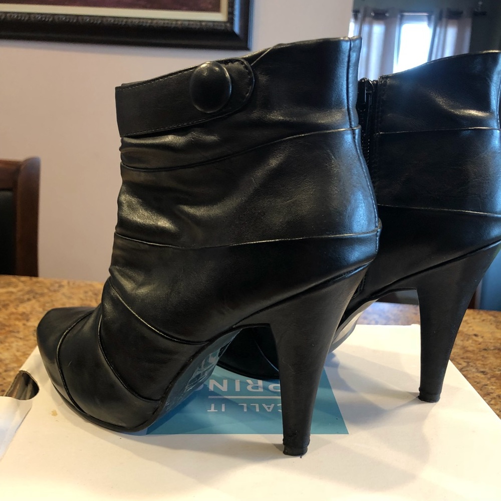 Ankle boots